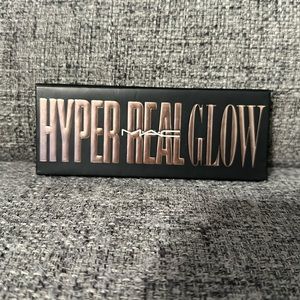 MAC Hyper Real Glow Face Highlighter Palette